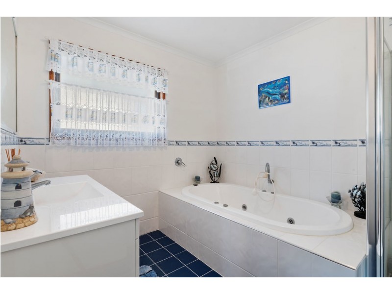 4 Karlson Street, Skenes Creek VIC 3233