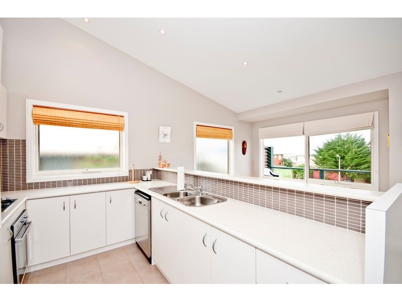 1 Jillian Road, Apollo Bay VIC 3233
