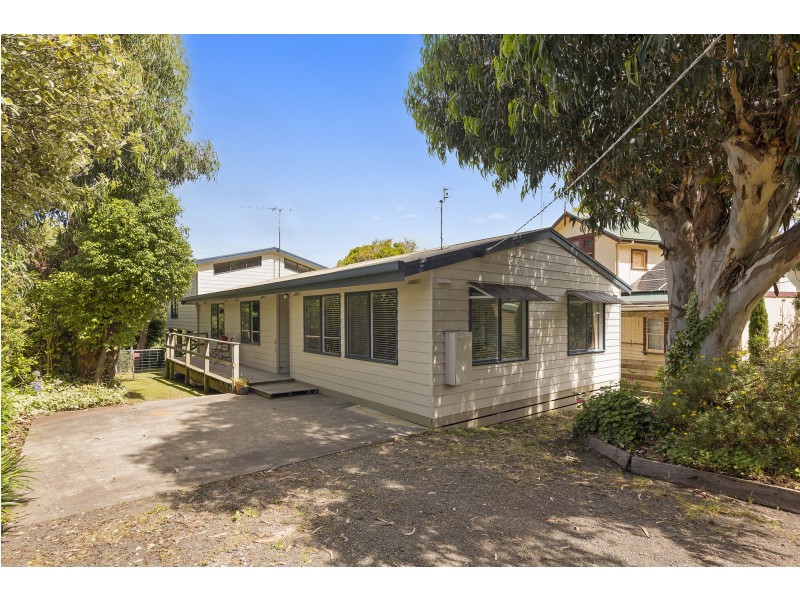 17 Point Avenue, Skenes Creek VIC 3233