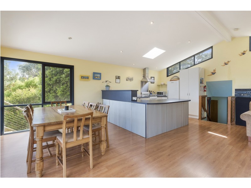 17 Point Avenue, Skenes Creek VIC 3233