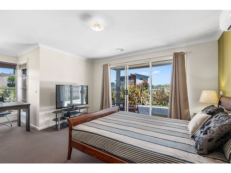 32 Scenic Drive, Apollo Bay VIC 3233