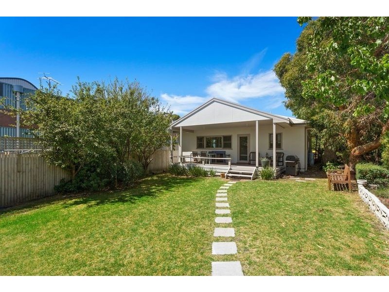 9 Diana Street, Apollo Bay VIC 3233