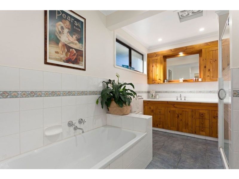 5 Newcombe Street, Marengo VIC 3233