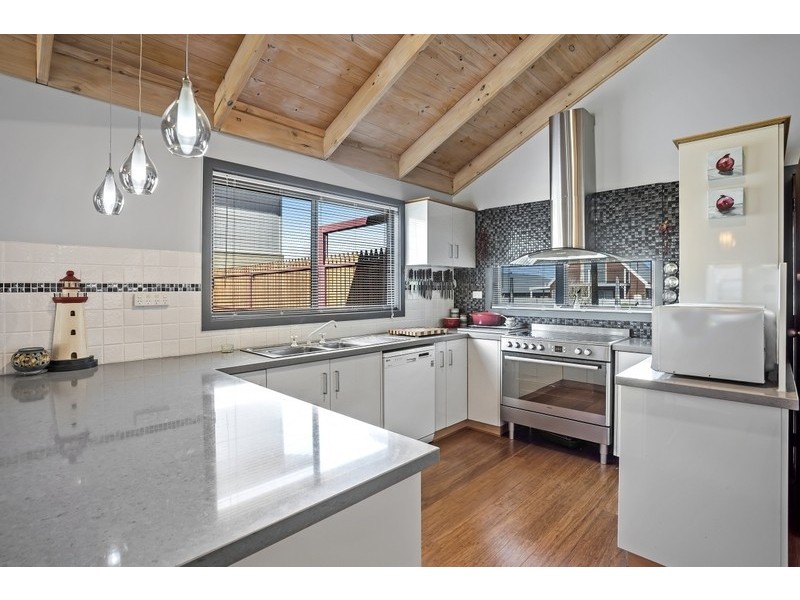 14 Scenic Drive, Apollo Bay VIC 3233