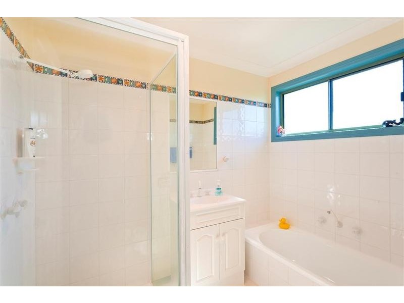 8C Moore Street, Apollo Bay VIC 3233