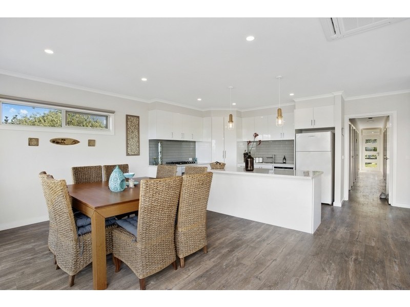 8 Otway Avenue, Skenes Creek VIC 3233