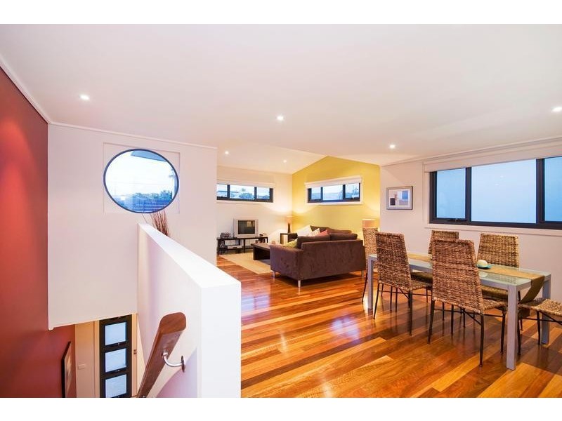2/18  Gambier Street, Apollo Bay VIC 3233