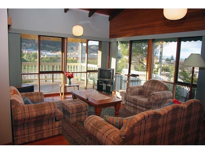 42 McLachlan Street, Apollo Bay VIC 3233