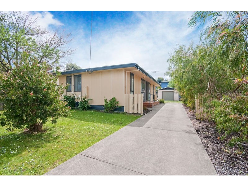 1/42 Montrose Avenue, Apollo Bay VIC 3233