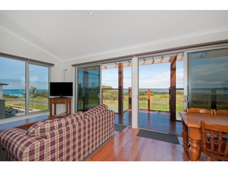 8D Gambier Street, Apollo Bay VIC 3233
