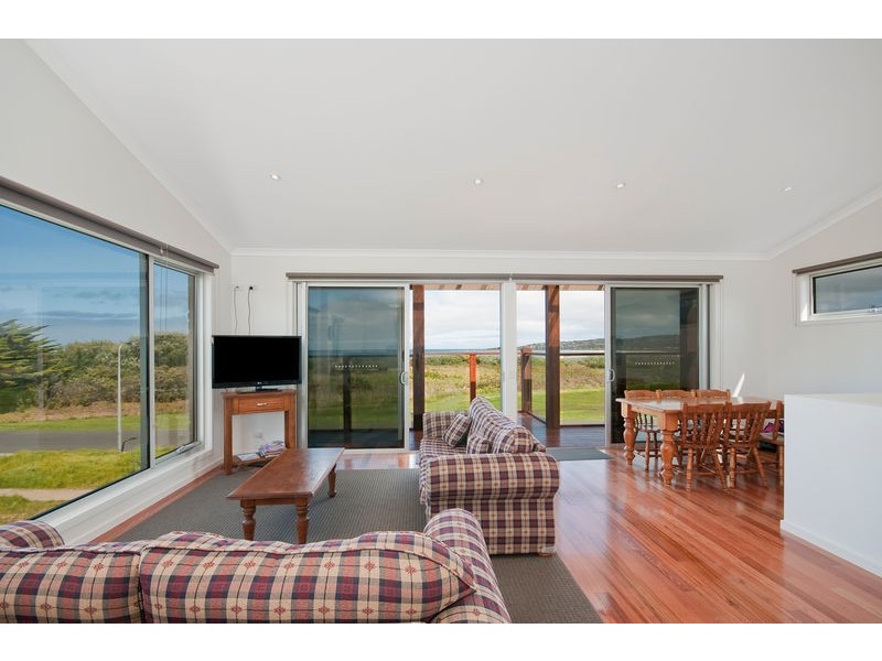 8D Gambier Street, Apollo Bay VIC 3233