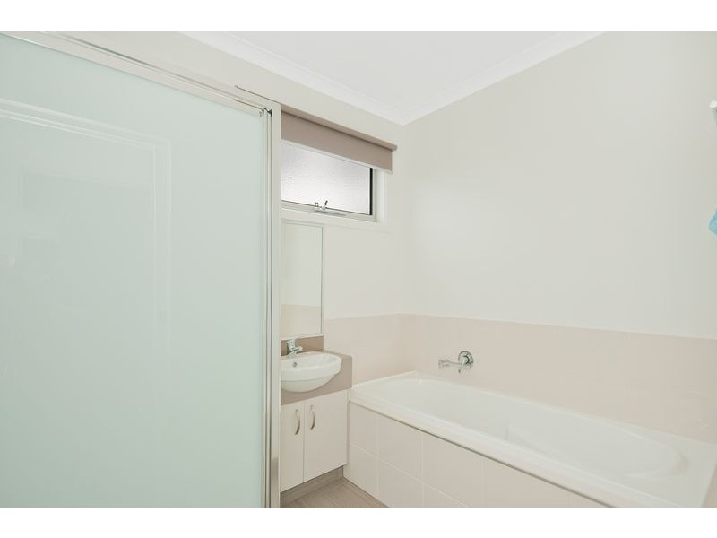 8D Gambier Street, Apollo Bay VIC 3233