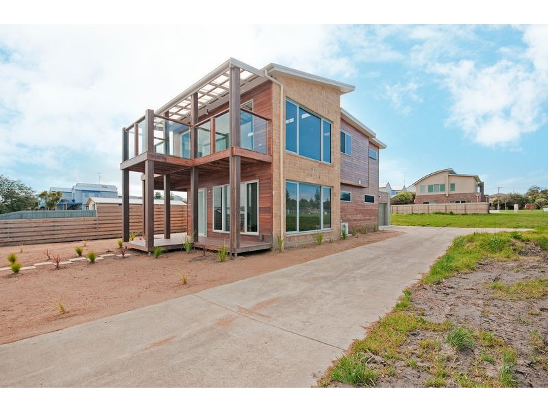 8D Gambier Street, Apollo Bay VIC 3233