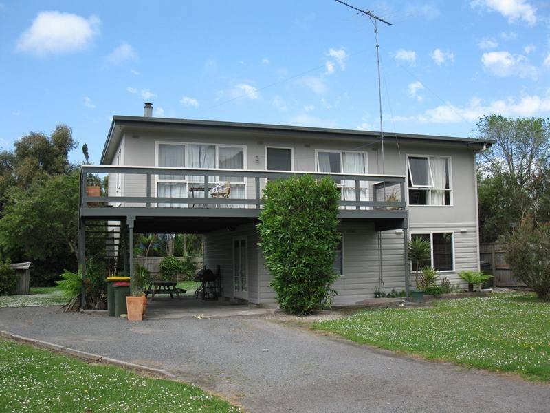 13 Pengilley Avenue, Apollo Bay VIC 3233