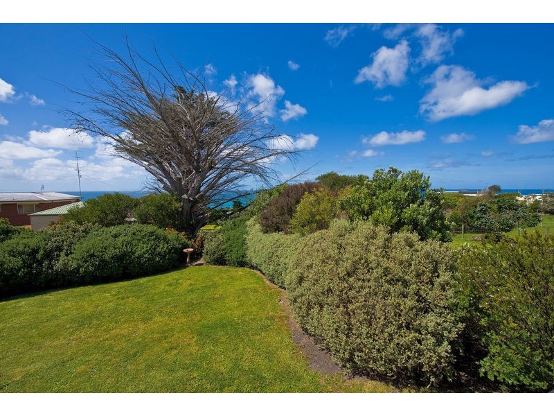 17 Surf Avenue (Skenes Creek), Apollo Bay VIC 3233