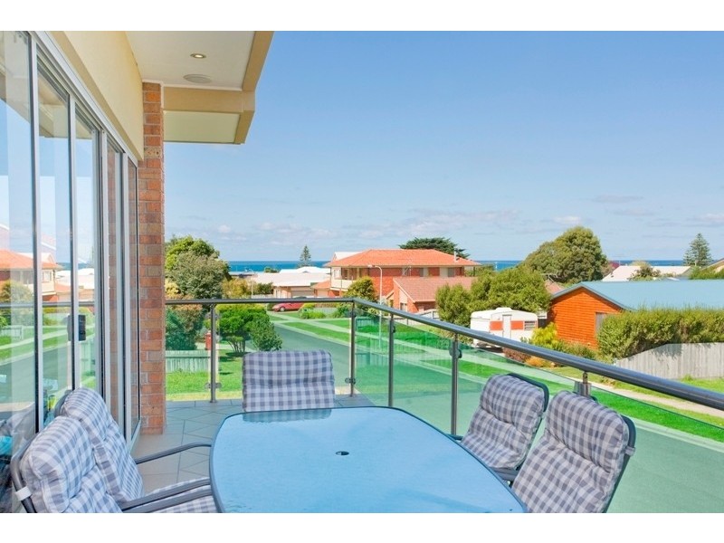 16 Joyce Street, Apollo Bay VIC 3233