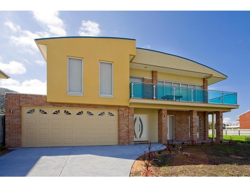 16 Joyce Street, Apollo Bay VIC 3233