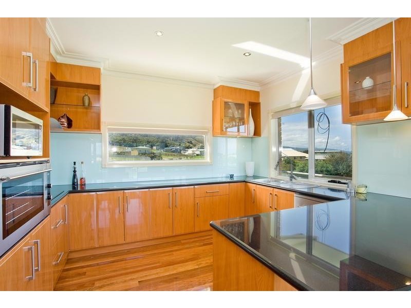 16 Joyce Street, Apollo Bay VIC 3233