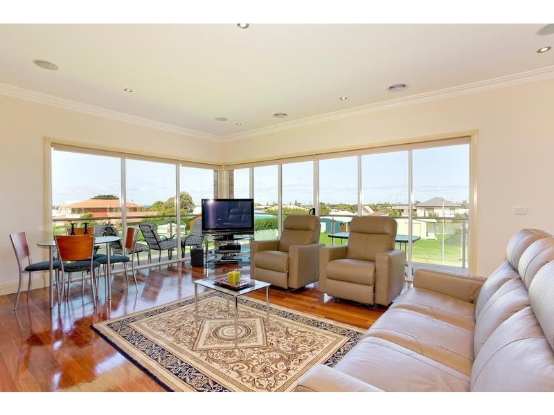 16 Joyce Street, Apollo Bay VIC 3233