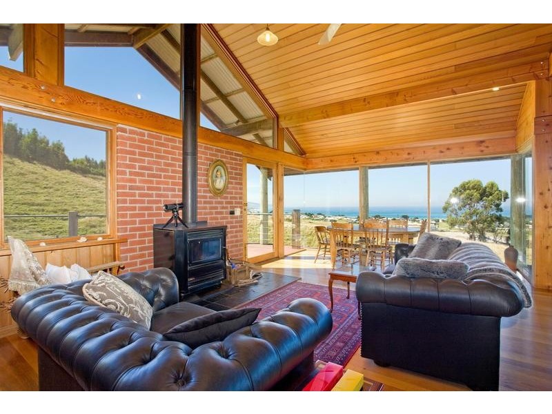 2 Tuxion Road, Apollo Bay VIC 3233