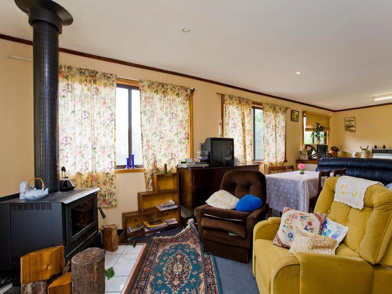 4 College Drive, Lavers Hill VIC 3238