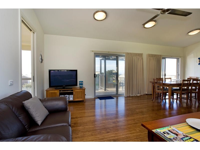 2/11 Marriners Lookout Road, Apollo Bay VIC 3233