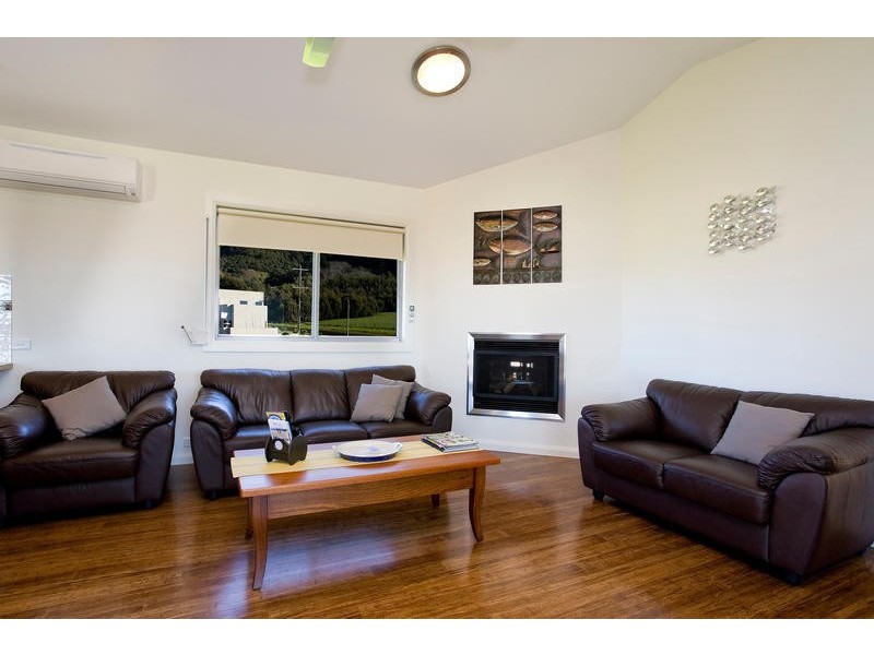 2/11 Marriners Lookout Road, Apollo Bay VIC 3233