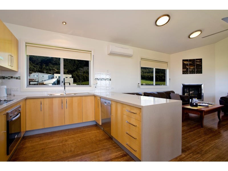 2/11 Marriners Lookout Road, Apollo Bay VIC 3233