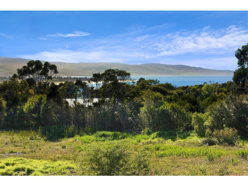 18 Ferrier Drive, Marengo VIC 3233