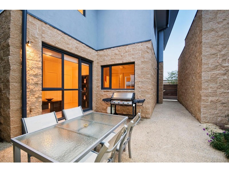 2/18 Gambier Street, Apollo Bay VIC 3233