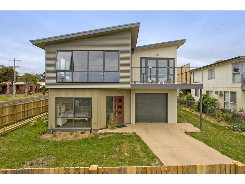 71 McLachlan Street, Apollo Bay VIC 3233