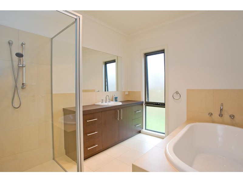 71 McLachlan Street, Apollo Bay VIC 3233