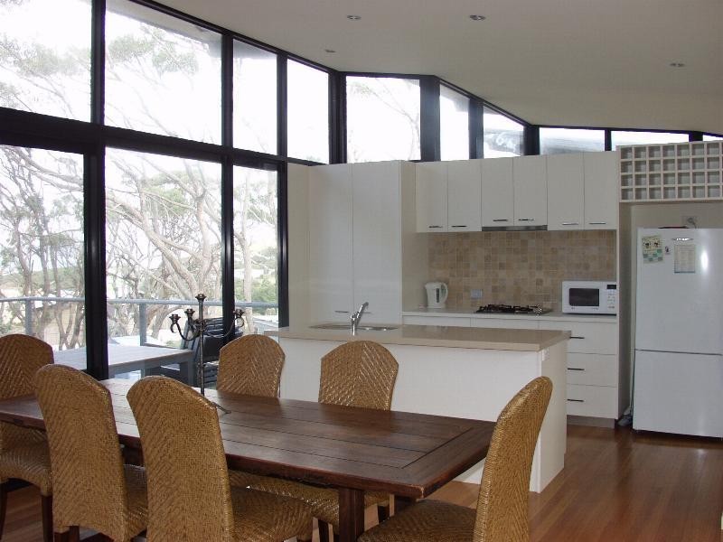 10 Treetops Terrace, Skenes Creek VIC 3233