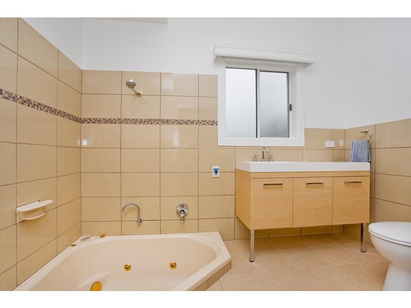 54 Montrose Avenue, Apollo Bay VIC 3233