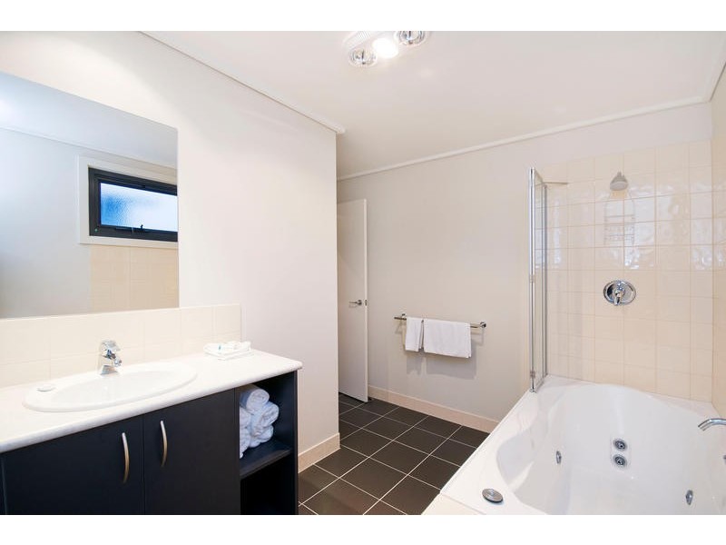 2/18 Gambier Street, Apollo Bay VIC 3233