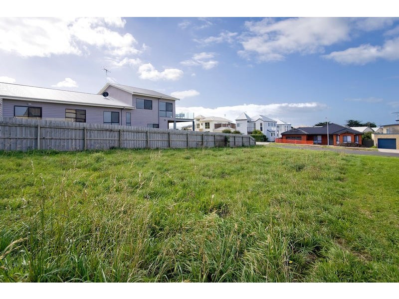 18 Seaview Drive, Apollo Bay VIC 3233