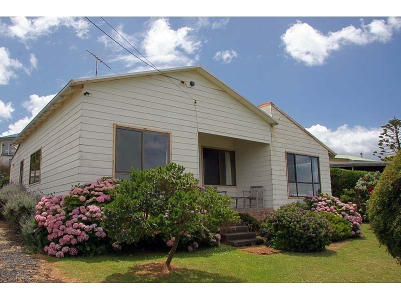 15 Great ocean Road, Skenes Creek VIC 3233