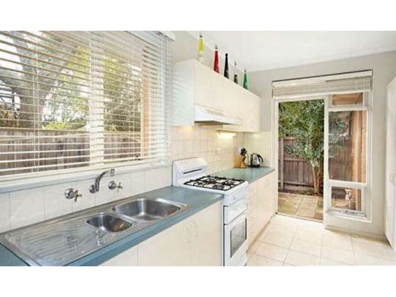 2/22 Wyuna Road, Caulfield North VIC 3161