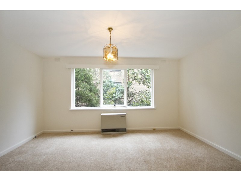 4/210 INKERMAN STREET, St Kilda VIC 3182