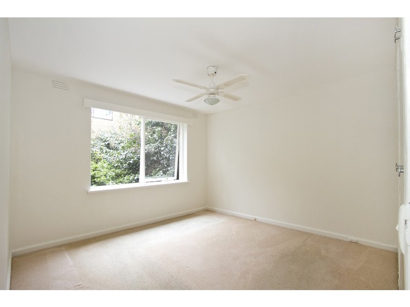 4/210 INKERMAN STREET, St Kilda VIC 3182