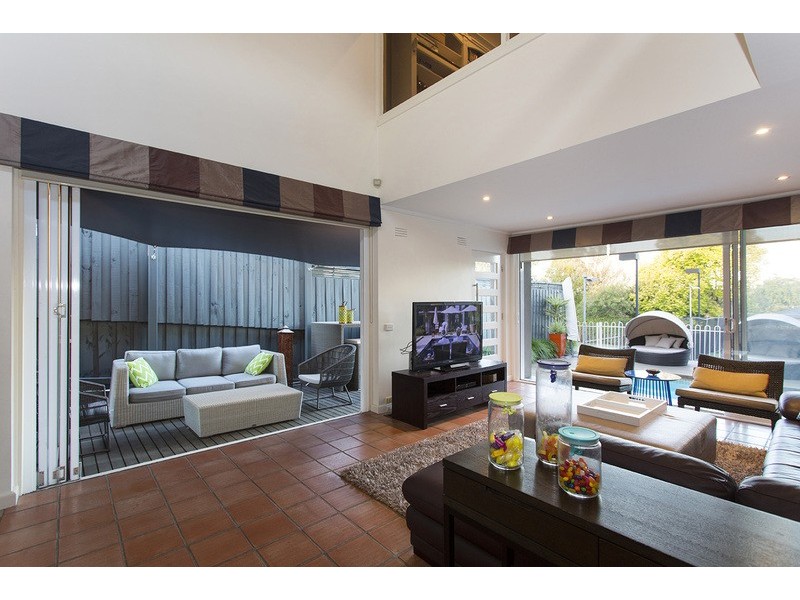 10 Nathan Grove, Caulfield South VIC 3162