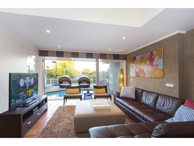 10 Nathan Grove, Caulfield South VIC 3162