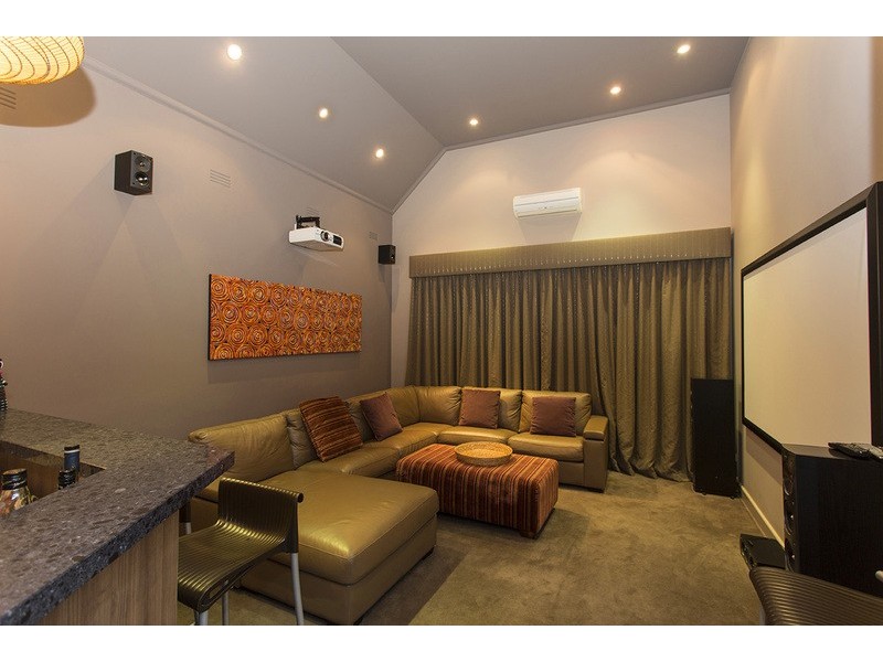 10 Nathan Grove, Caulfield South VIC 3162