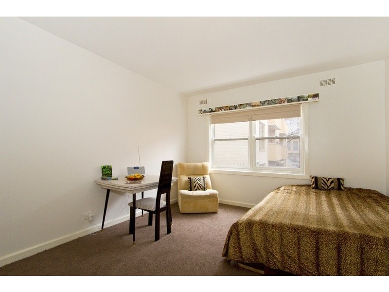 8/78 Queens Road, Melbourne VIC 3004