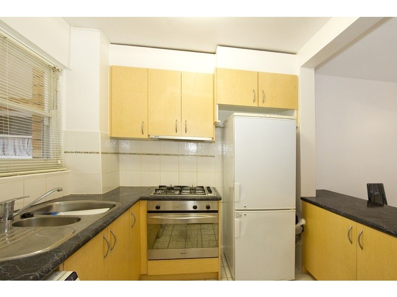 8/78 Queens Road, Melbourne VIC 3004
