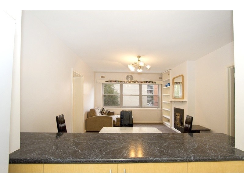 8/78 Queens Road, Melbourne VIC 3004