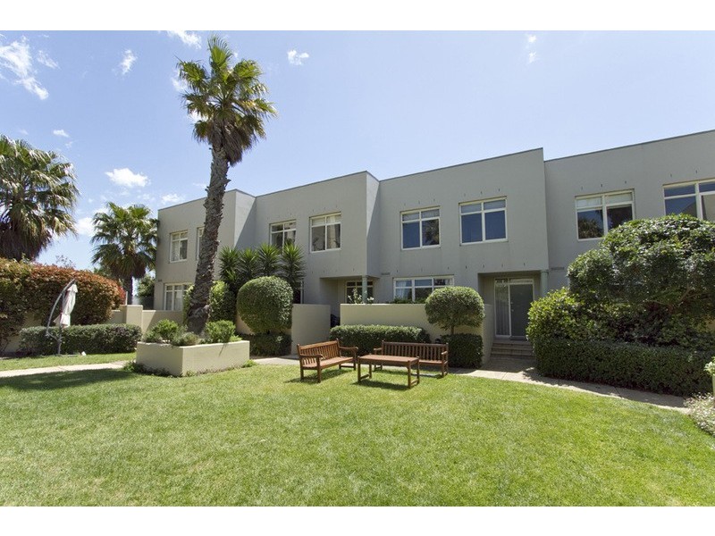 10/105 Beach Street, Port Melbourne VIC 3207