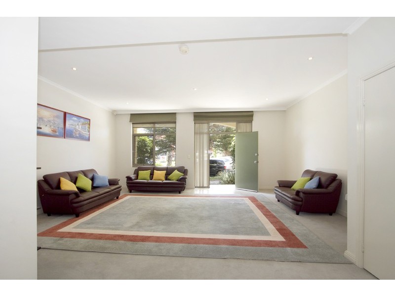 10/105 Beach Street, Port Melbourne VIC 3207