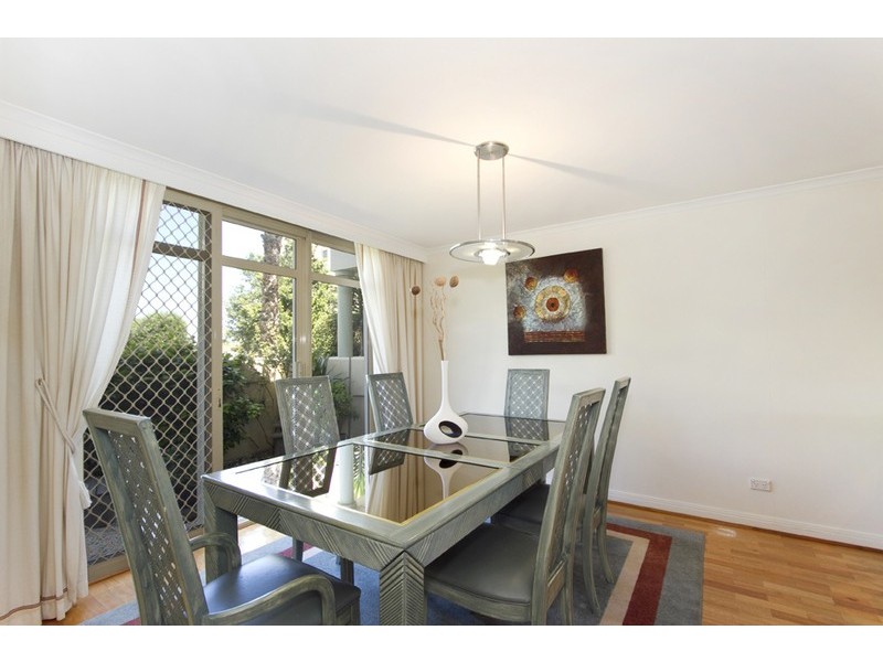 10/105 Beach Street, Port Melbourne VIC 3207
