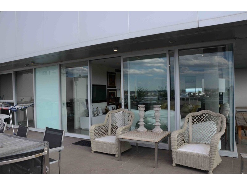 1202/12 Yarra Street, South Yarra VIC 3141